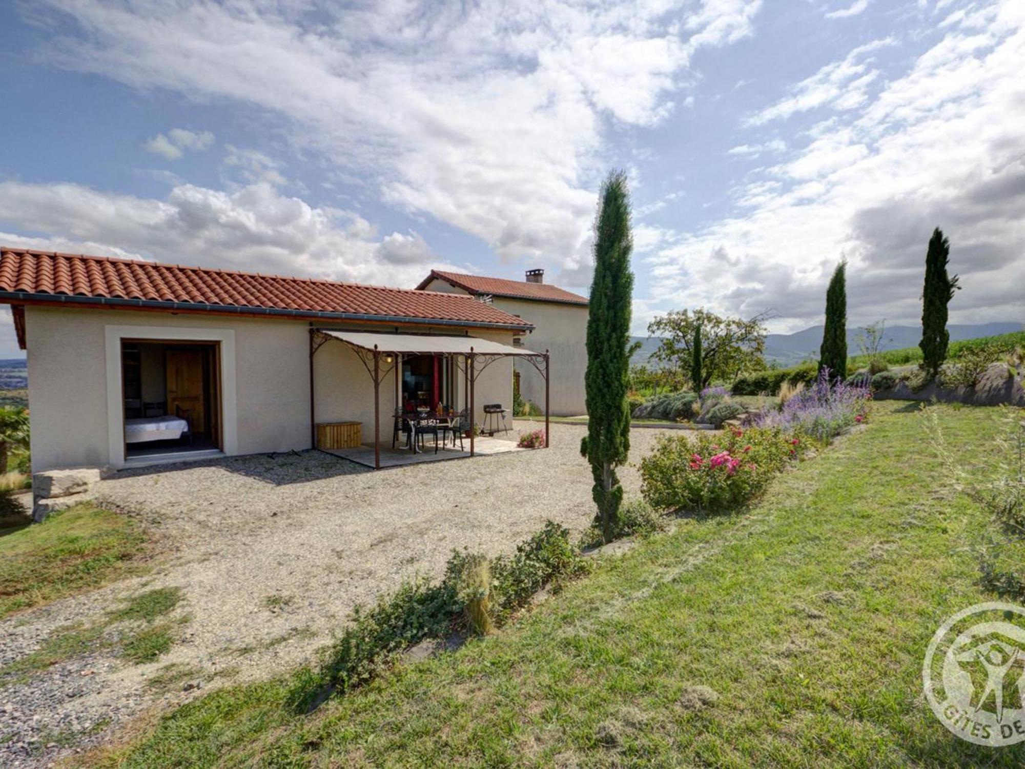Gite Tout Equipe Avec Terrasse, Jardin Et Prestations De Qualite Pres De Genilac - Fr-1-496-114 ภายนอก รูปภาพ